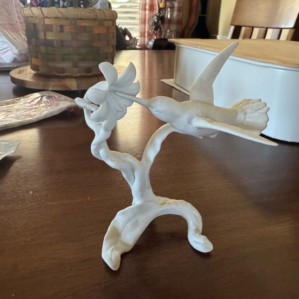 Elegant Porcelain Kaiser White Hummingbird Sculpture